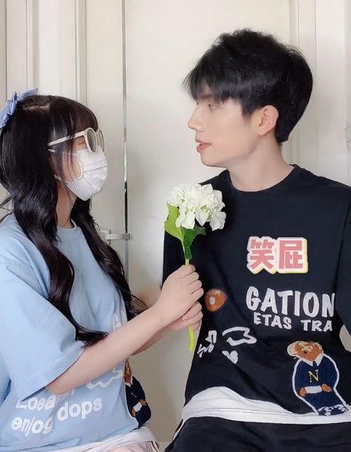 网红真情侣,甜蜜互动背后的爱情故事