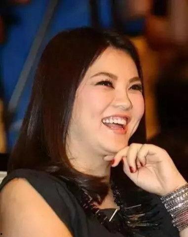 160斤的明星,揭秘体重背后的璀璨人生