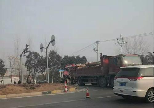 今日头条南郑大道车祸,惊心动魄的生死瞬间，紧急救援展开