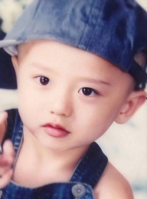 男明星婴儿肥变化,男明星的成长之路