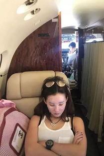 明星在飞机上吃饭,揭秘飞机上的星级用餐体验